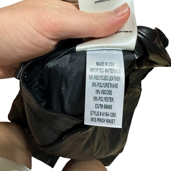 AGOLDE 90s Pinch Waist Black Leather Pants Size 32 - Picture 8 of 10